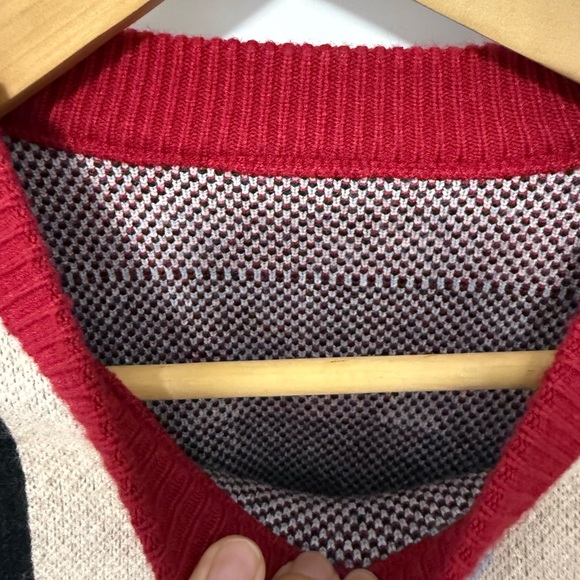 Peruvian Red Patterned Sweater - Picture 6 of 7
